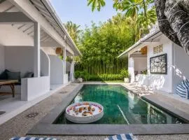 The Hepburn Seminyak ADULTS ONLY Chic Boutique Room with Pool 900m Walk to Beach