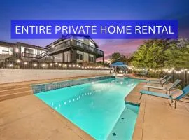 Entire Private Home with Grand View, King Bed, Spacious, Parking, 2 Bedrooms 1 Bathroom, Available Now