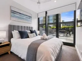 2Bdrm Apt with Lge Terrace near Sthn Cross Station