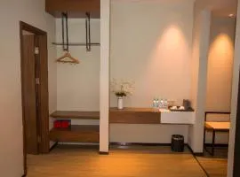 Borrman Hotel Baise High-speed Railway Station Hengning Plaza