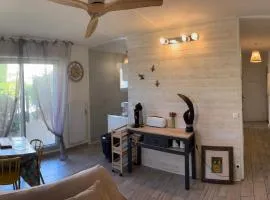 Appartement calme centre village avec jardin parking et wifi fibre