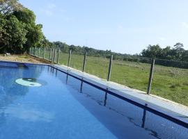Ayujanani Resort, hótel í Induruwa