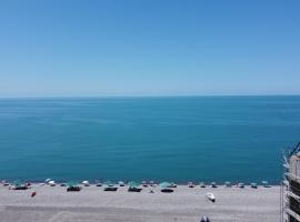 Hotel Green Rock, hotel in Kvariat'i