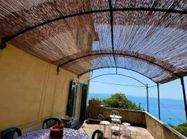 Appartamento con terrazza vista mare nel borgo