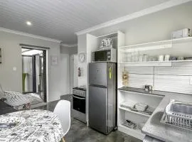 Luxurious 2-Bedroom Apartment with Sea View in Mossel Bay