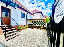 Apartament S-HOUSE Avrig - Curte privata, Confort, Liniște și Parcare Gratuită