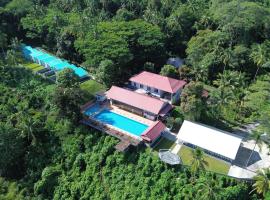 Azana Essence Villa Agape Manado, hotel i Pineleng