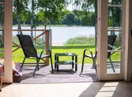 Private lakeside holiday house with fireplace, sauna, hot tub - Ezernams Dzintars