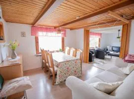 Charming Home in Sandavagur Near the Airport