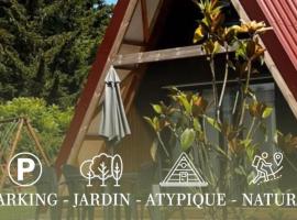 Loray des Bois - Cabane - Tipi - Cottage, hotel v mestu Loray