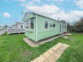 8 Berth Caravan At California Cliffs By Scratby Beach In Norfolk Ref 50042K