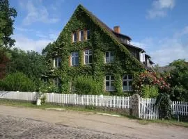 Gemütliches Schwalbennest, Resthof, Dachterrasse in Schaalseenähe