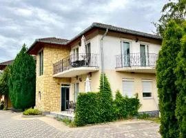 Balatonlelle Apartmanház