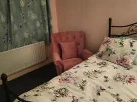 Carmels Place 3 Rooms Max 5 guests Host lives in home too