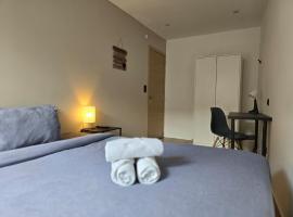 Chambre 2 P à Saint Hubert, hotel em Saint-Hubert