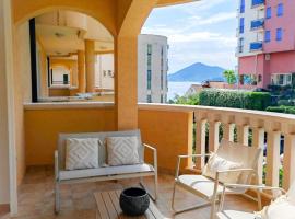 Pržno Coastal Dream - Luxury Spacious Holiday Condo with Sea view – hotel w mieście Pržno