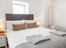 Gardiner House Accommodation - Room 7