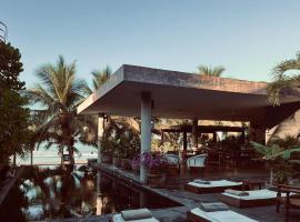 Lo Sereno Casa de Playa, hotell i Troncones