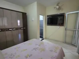 Suíte independente com cozinha e varanda