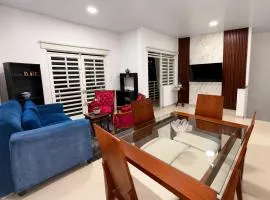 Apartamento moderno con aire y parqueadero