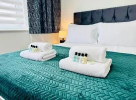 Modern Executive Studio, Central Swindon