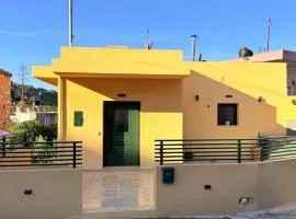 Mikio - Cretan Village House, Vineyards & Music