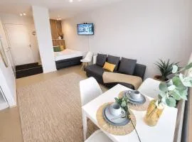 Bright Nordic Studio for 4, Free Parking, WIFI, Smart TV