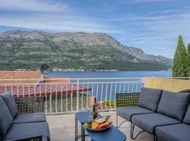 Prime Sea View & Cozy Courtyard