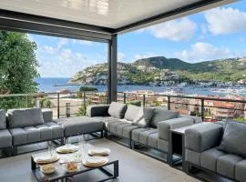 Meerblickvilla Design in Port Andratx mit Minotti, Occhio, Gessi, Cabinet, Miele