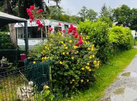 Caravane en pleine nature ferme proche de tout, хотел в Филипвил