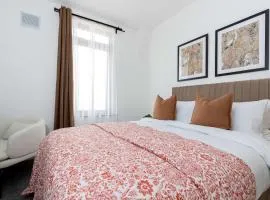 Stylish Hartlepool House Sleeps 8 Free Parking