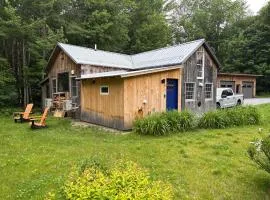 Modern Woodland Escape w Wshr dryer and Large Yard