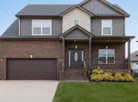 Comfortable Home Near Fort Campbell Pet Friendly