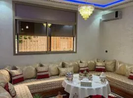 Appartement 2 chambres avec climatisation et Wi-Fi fibre à Meknès