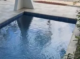 Casa Zella -2 BR whole house, private pool, sleeps up to 6