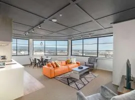 Vibrant 3BR Petone Stay with Foosball & City Views