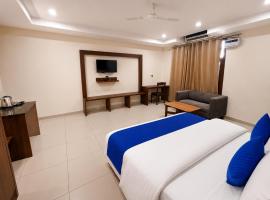 Hotel Balzano Suites Patiala !! Steps from Bus Stand ! Near Punjabi University ! Free Parking, hotel in Patiala