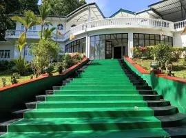 Royal Mount Hotel