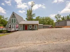Kentucky Lake Family Cabin! Pet Friendly