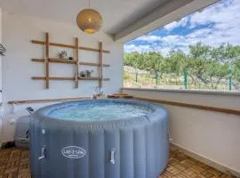Villa Ancora - Merope Apt /w Jacuzzi & Terrace - Happy Rentals