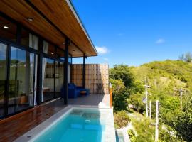 yume17 - Sea View pool Villas & 1BD, Studios: Chaloklum şehrinde bir otel