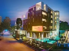 Silver Beach Puyue Designer Homestay