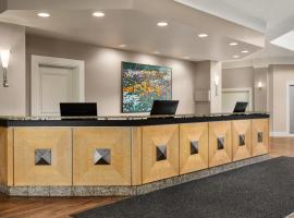 Grand Hotel & Conference Centre Calgary Airport, an Ascend Collection Hotel, hotel u Calgariju