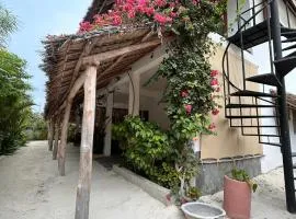 BONDENI BEACH HOUSE