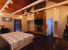 Sherwood Arms Motel, hotel u gradu Running Springs