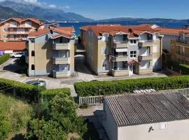House near Lido by the sea Herceg Novi