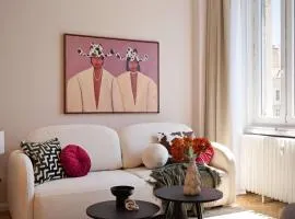 Elegant 2BR Designer Retreat in Karoly Krt
