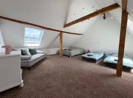 Gemütliche Dachwohnung mit Sandsteinfelsenblick