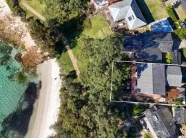 Collingwood Villa - Waterfront and Pet Friendly