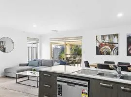 Family Retreat Near Swan Valley and Wildlife Park